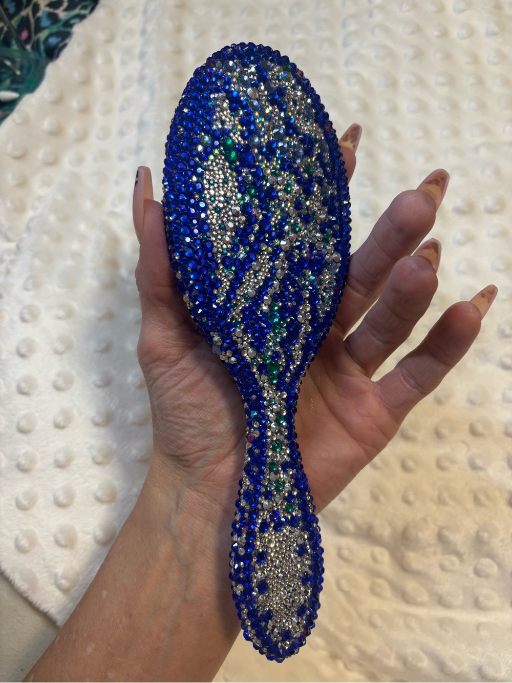 Wet Embellished Blue Rhinestone Hair Brush – Sparkling Women's Hair Accessory